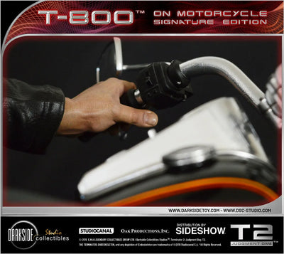 T-800 on Motorcycle - LIMITED EDITION: 250 – DarkSide Collectibles Studio – ActionFigure Brasil — ângulo diferente