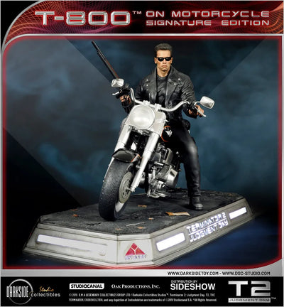 T-800 on Motorcycle - LIMITED EDITION: 250 – DarkSide Collectibles Studio – ActionFigure Brasil — com base expositora