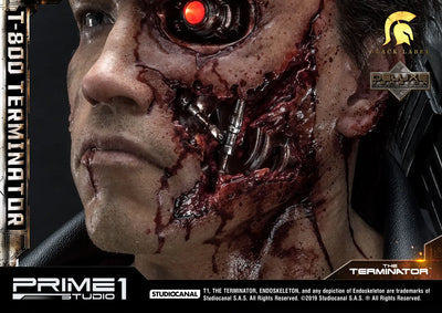 T-800 Terminator (Deluxe Version) - LIMITED EDITION: 200 (Deluxe Version) – Prime 1 Studio – ActionFigure Brasil — com base expositora