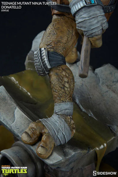 Teenage Mutant Ninja Turtles - Statue Donatello by Paolo Riveraㅤ – Sideshow Collectibles – ActionFigureBrasil — close