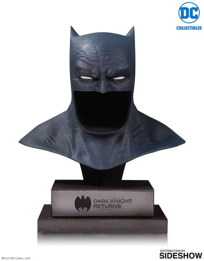 The Dark Knight Returns Batman Cowl - LIMITED EDITION: 5000 – DC Direct – ActionFigure Brasil — embalagem