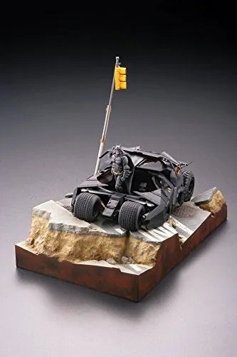 The Dark Knight Rises - Batman - Legacy of Revoltech LR-054 - Revoltech - Batmobile Tumbler in Gotham City (Kaiyodo)ㅤ – Kaiyodo – ActionFigureBrasil