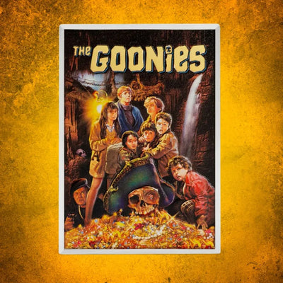 The Goonies 40th Anniversary Movie Poster Coin - LIMITED EDITION: 400 – Agoro – ActionFigure Brasil — ângulo diferente
