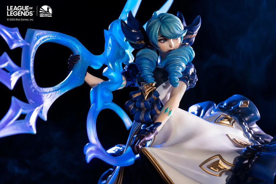 The Hallowed Seamstress Gwen - LIMITED EDITION: 997 – Infinity Studio – ActionFigure Brasil