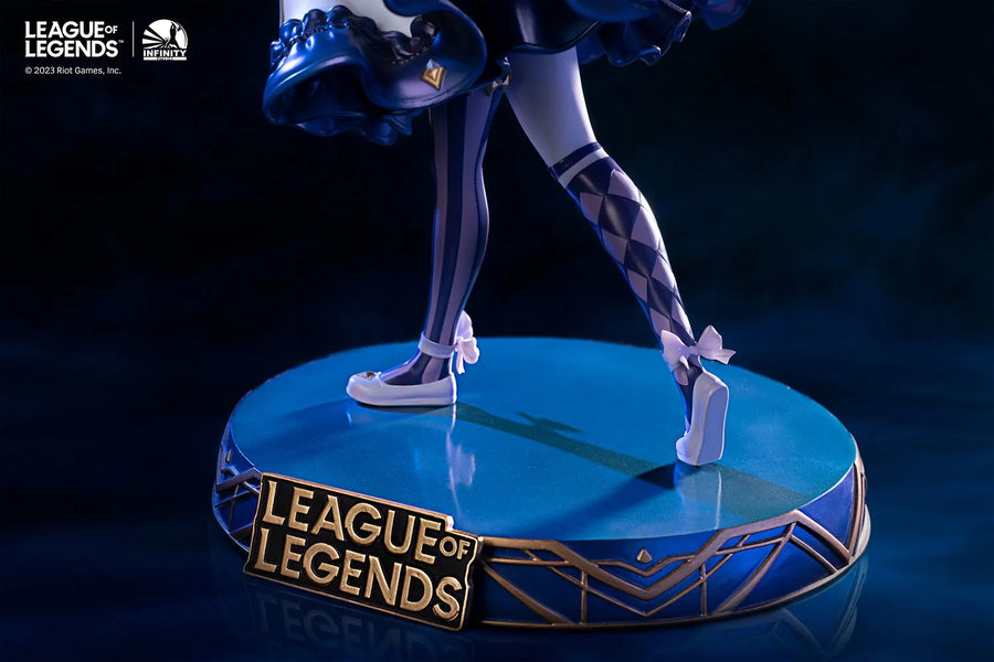 The Hallowed Seamstress Gwen - LIMITED EDITION: 997 – Infinity Studio – ActionFigure Brasil