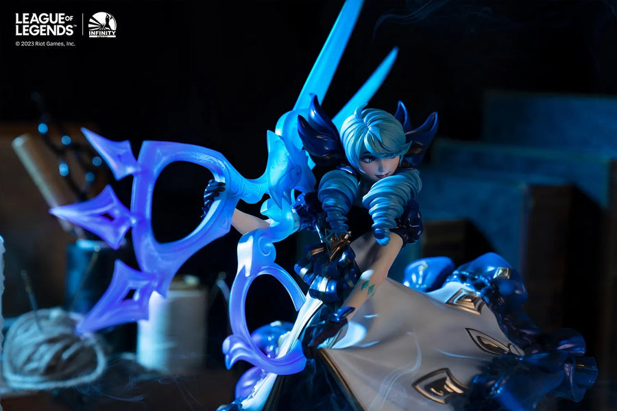 The Hallowed Seamstress Gwen - LIMITED EDITION: 997 – Infinity Studio – ActionFigure Brasil