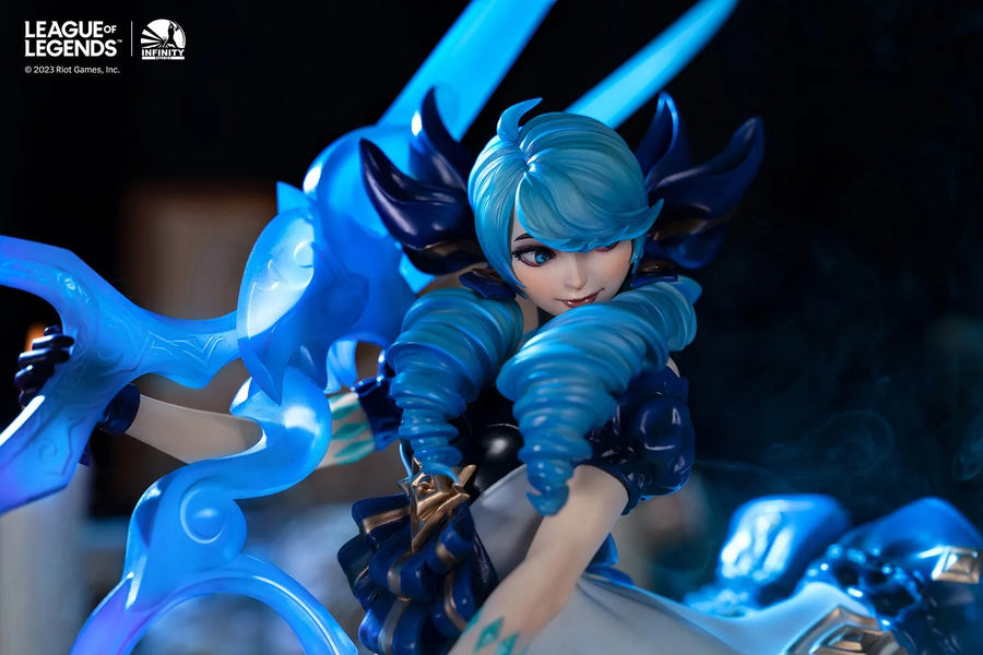 The Hallowed Seamstress Gwen - LIMITED EDITION: 997 – Infinity Studio – ActionFigure Brasil