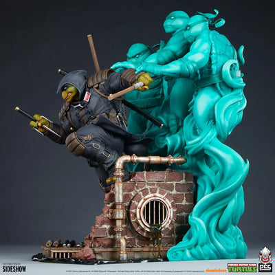The Last Ronin - Supreme Edition - LIMITED EDITION: 500 (Supreme Edition) – PCS – ActionFigure Brasil — com base expositora