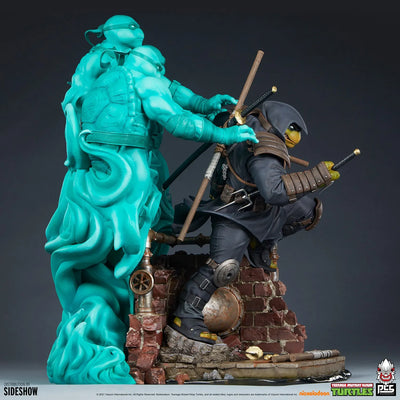 The Last Ronin - Supreme Edition - LIMITED EDITION: 500 (Supreme Edition) – PCS – ActionFigure Brasil — ângulo diferente