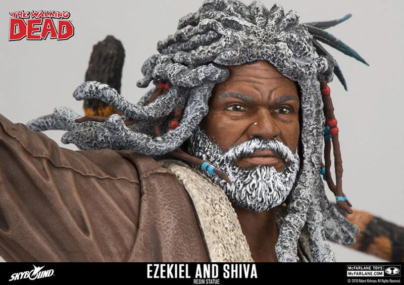 The Walking Dead - Ezekiel & Shiva Statueㅤ – McFarlane Toys – ActionFigureBrasil