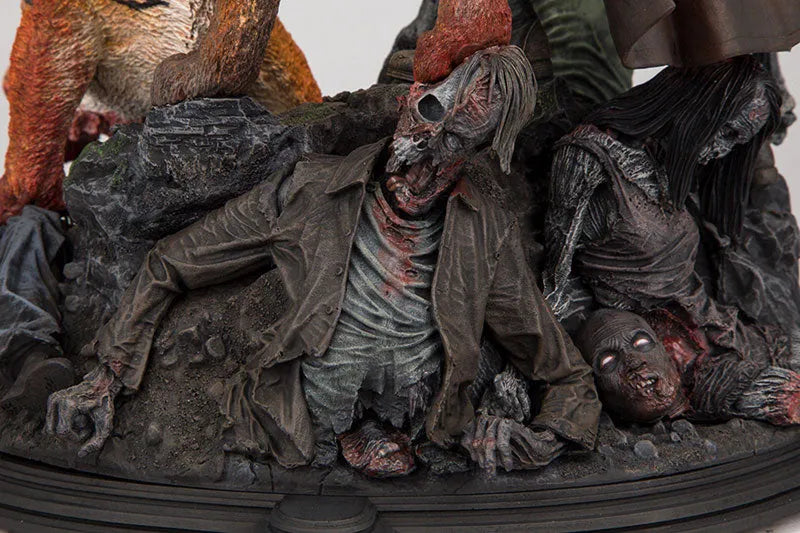 The Walking Dead - Ezekiel & Shiva Statueㅤ – McFarlane Toys – ActionFigureBrasil