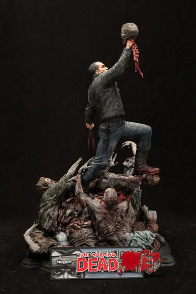 The Walking Dead - Negan Statueㅤ – McFarlane Toys – ActionFigureBrasil — acessórios