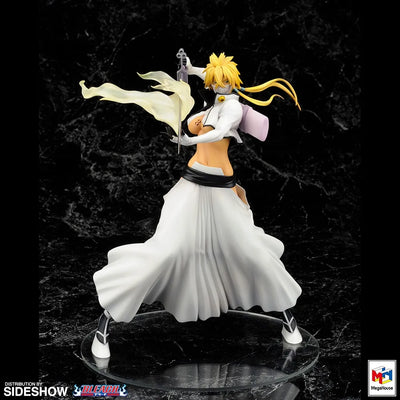 Tia Halibel – MegaHouse – ActionFigure Brasil — com base expositora