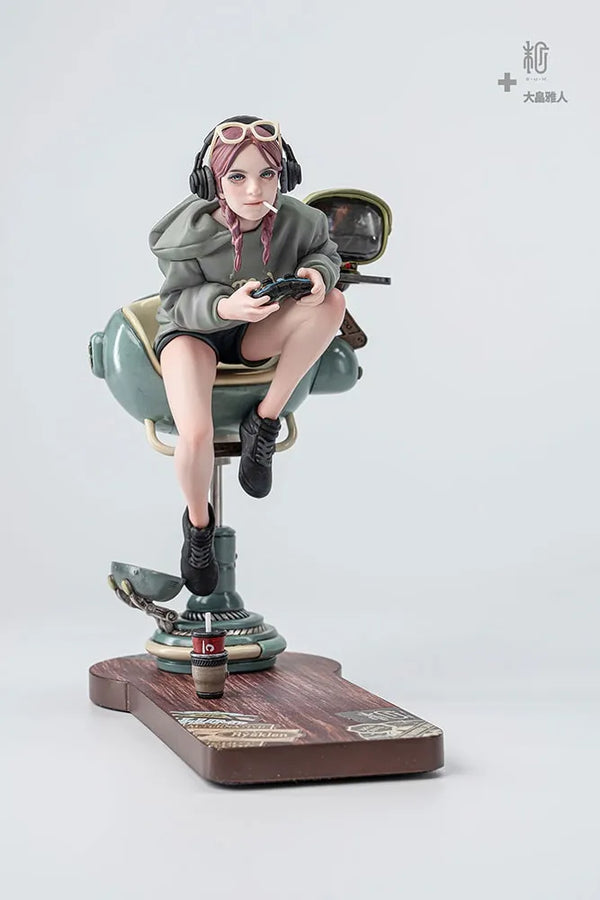 Tokyo Video Game Girl (Artist Edition) - LIMITED EDITION – Manas SUM – ActionFigure Brasil