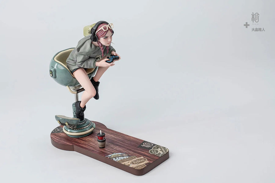 Tokyo Video Game Girl (Artist Edition) - LIMITED EDITION – Manas SUM – ActionFigure Brasil