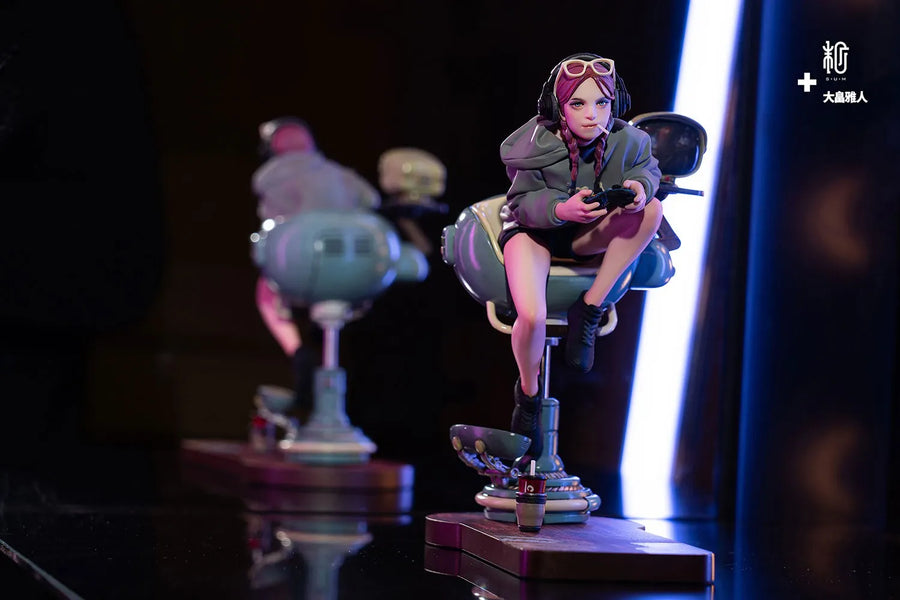 Tokyo Video Game Girl (Artist Edition) - LIMITED EDITION – Manas SUM – ActionFigure Brasil