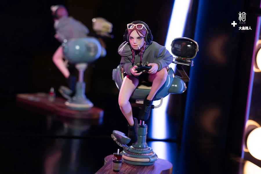 Tokyo Video Game Girl (Artist Edition) - LIMITED EDITION – Manas SUM – ActionFigure Brasil