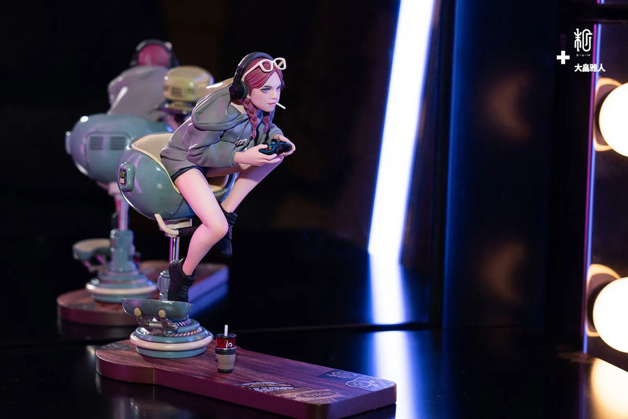 Tokyo Video Game Girl (Artist Edition) - LIMITED EDITION – Manas SUM – ActionFigure Brasil