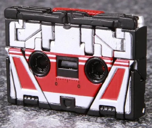 Transformers Masterpiece MP-13 Soundwaveㅤ – Takara Tomy – ActionFigureBrasil