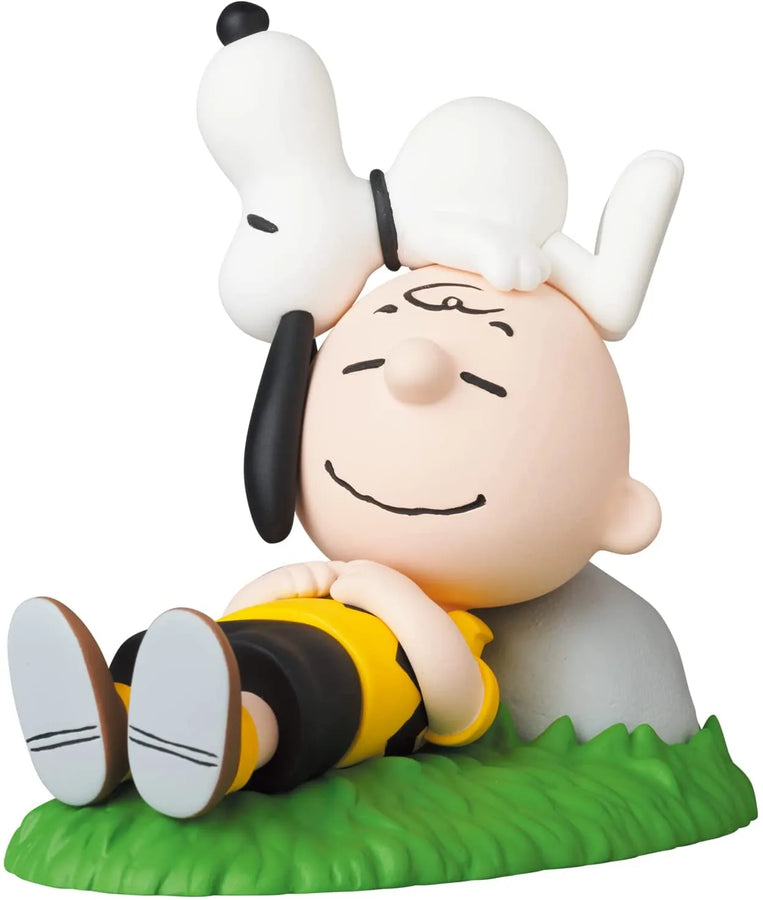 Ultra Detail Figure No.681 - PEANUTS SERIES 13 - NAPPING CHARLIE BROWN & SNOOPY (Medicom Toy)ㅤ – Medicom Toy – ActionFigureBrasil