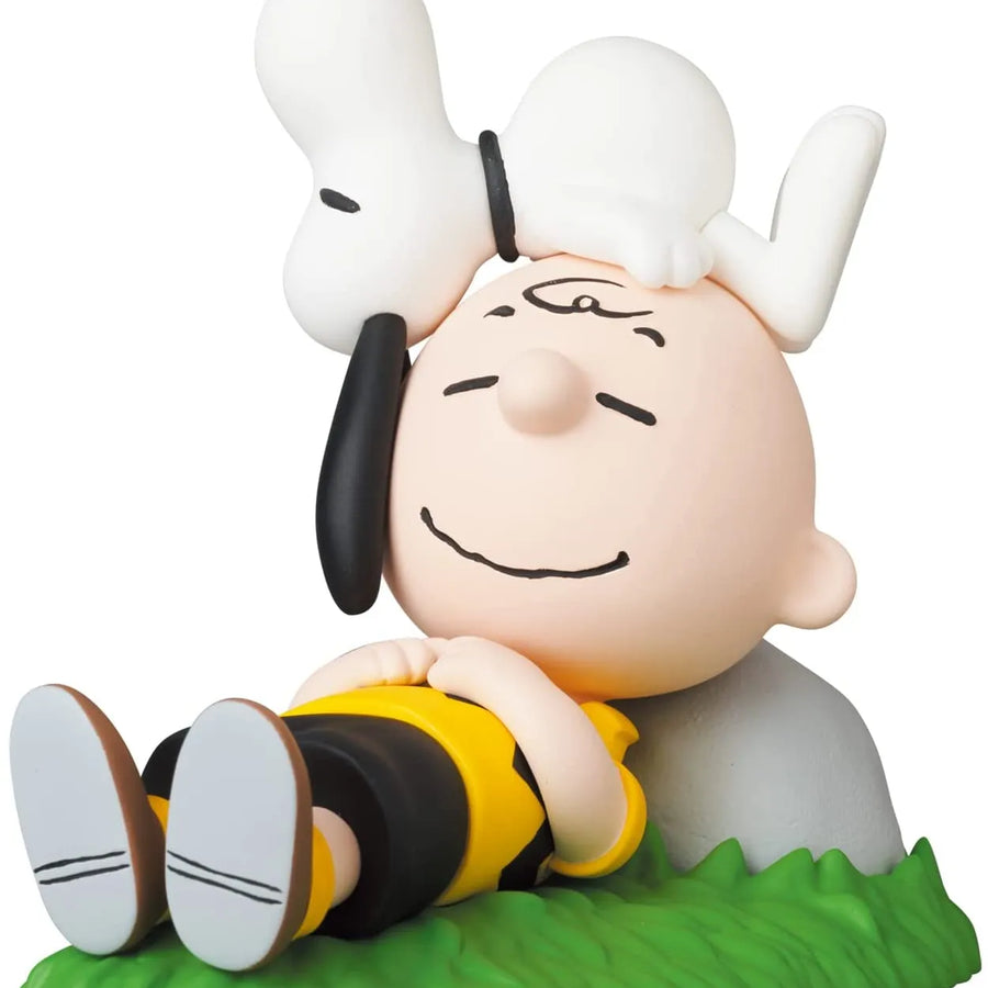 Ultra Detail Figure No.681 - PEANUTS SERIES 13 - NAPPING CHARLIE BROWN & SNOOPY (Medicom Toy)ㅤ – Medicom Toy – ActionFigureBrasil