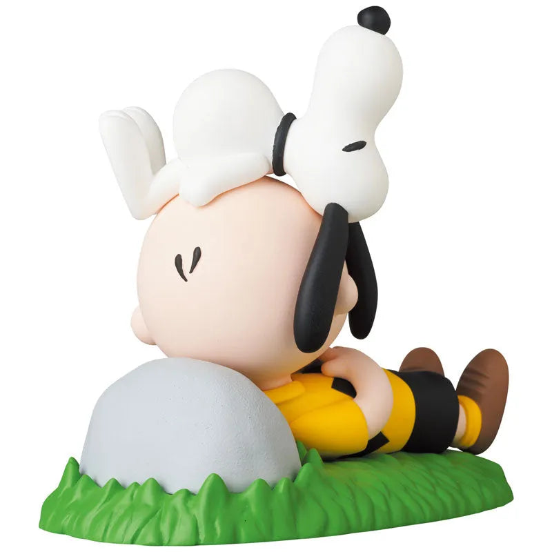 Ultra Detail Figure No.681 - PEANUTS SERIES 13 - NAPPING CHARLIE BROWN & SNOOPY (Medicom Toy)ㅤ – Medicom Toy – ActionFigureBrasil