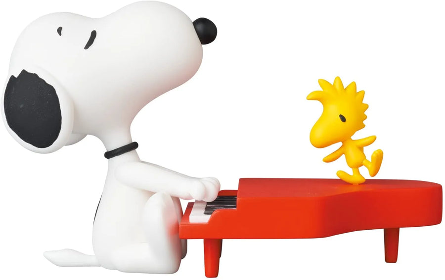 Ultra Detail Figure No.683 - PEANUTS SERIES 13 - PIANIST SNOOPY (Medicom Toy)ㅤ – Medicom Toy – ActionFigureBrasil