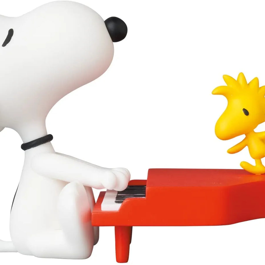 Ultra Detail Figure No.683 - PEANUTS SERIES 13 - PIANIST SNOOPY (Medicom Toy)ㅤ – Medicom Toy – ActionFigureBrasil