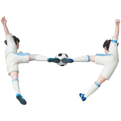 Ultra Detail Figure No.709 - Captain Tsubasa Series 2 - Tsubasa Ozora & Tarou Misaki - Twin Shoot (Medicom Toy)ㅤ – Medicom Toy – ActionFigureBrasil — ângulo diferente