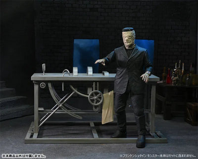 Universal Monsters / Frankenstein: 7 Inch Action Figure Accessory Packㅤ – NECA – ActionFigureBrasil — iluminação de estúdio