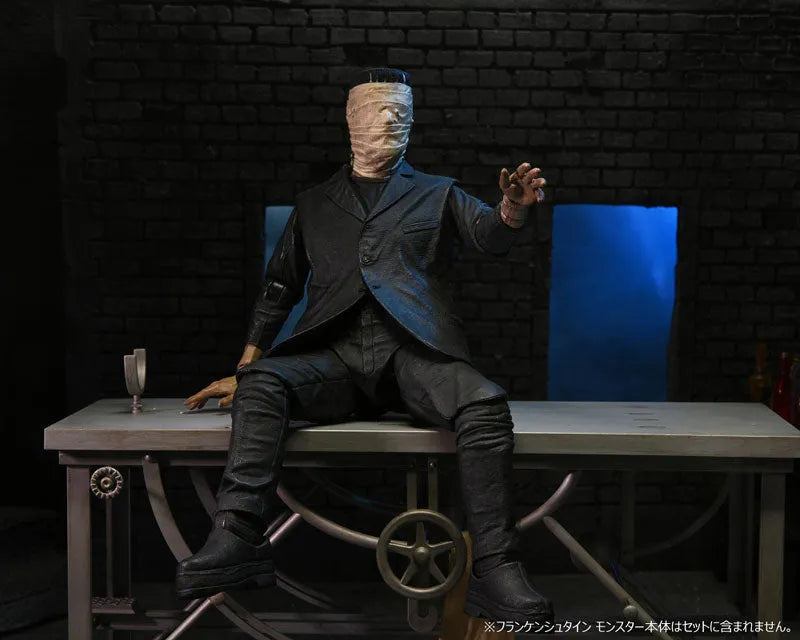 Universal Monsters / Frankenstein: 7 Inch Action Figure Accessory Packㅤ – NECA – ActionFigureBrasil