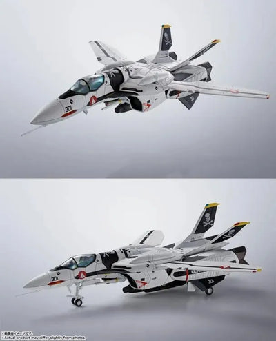 VF-0S Phoenix (Roy Focker Use) + QF-2200D-B Ghost – Tamashii Nations – ActionFigure Brasil — ambientada