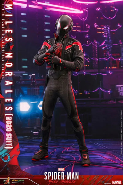Video Game Masterpiece 1/6 Miles Morales / Spider-Man (Miles Morales 2020 Suit Edition)ㅤ – Hot Toys – ActionFigureBrasil — ângulo diferente