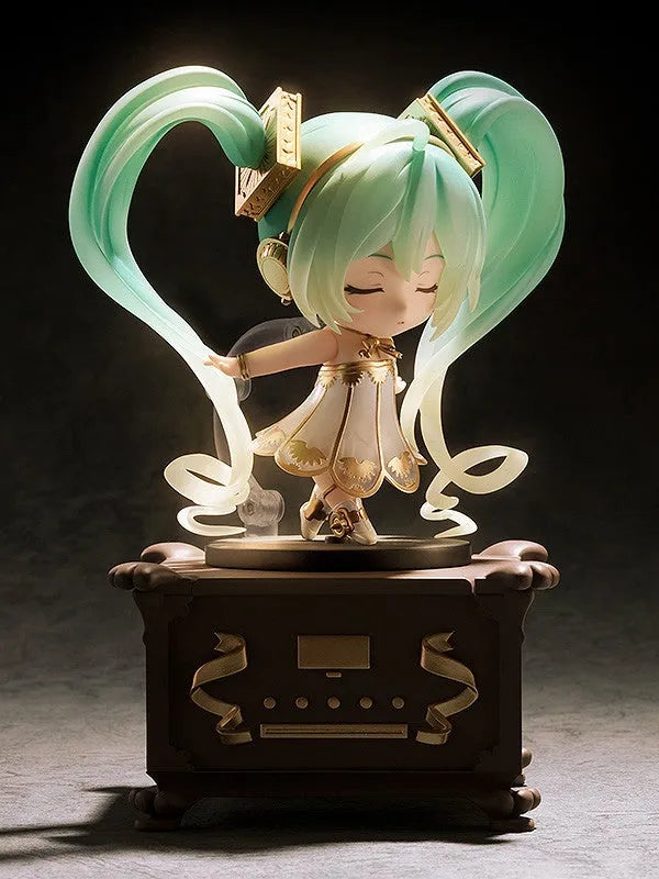 Vocaloid - Hatsune Miku - Nendoroid (#1538) - Symphony 5th Anniversary Ver. - 2026 Re-release (Good Smile Company) [Shop Exclusive]ㅤ – Good Smile Company – ActionFigureBrasil