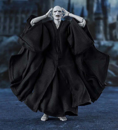 Voldemort – Tamashii Nations – ActionFigure Brasil — com base expositora