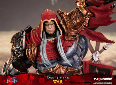 War (Standard Edition) – First 4 Figures – ActionFigure Brasil — ângulo diferente