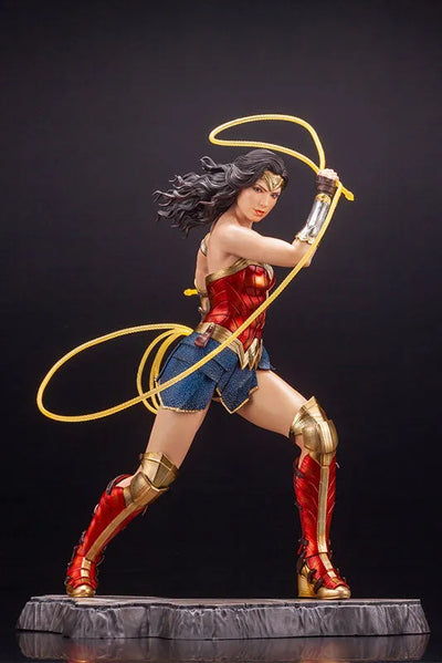 Wonder Woman 1984 - Wonder Woman - ARTFX - 1/6 (Kotobukiya)ㅤ – Kotobukiya – ActionFigureBrasil — ângulo diferente