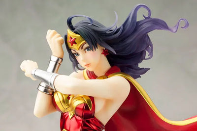 Wonder Woman - Bishoujo Statue - DC Comics Bishoujo - 1/7 - Armored (Kotobukiya)ㅤ – Kotobukiya – ActionFigureBrasil — com base expositora