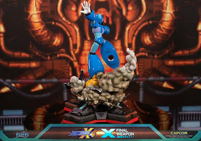 X (Final Weapon) (Blue) – First 4 Figures – ActionFigure Brasil — ambientada