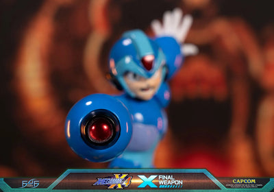 X (Final Weapon) (Blue) – First 4 Figures – ActionFigure Brasil — com base expositora