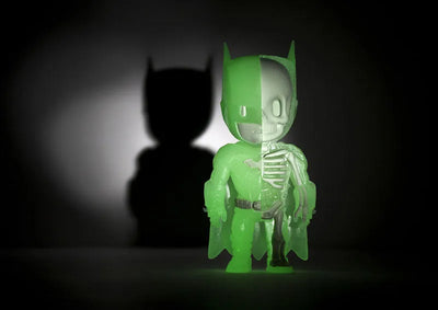 XXRAY meets DC Comics - Kid Robot Special-order Glow-in-the-dark Batman 4 Inch Vinyl Figureㅤ – Puella Magi Madoka Magica – ActionFigureBrasil — detalhe do produto