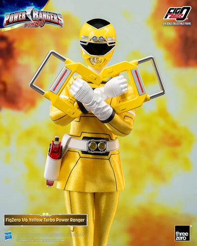 Yellow Turbo Power Ranger – Threezero – ActionFigure Brasil — com base expositora