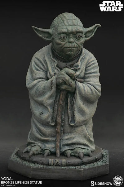 Yoda Bronze - LIMITED EDITION – Sideshow Collectibles – ActionFigure Brasil — detalhe do produto