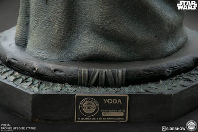 Yoda Bronze - LIMITED EDITION – Sideshow Collectibles – ActionFigure Brasil — com base expositora
