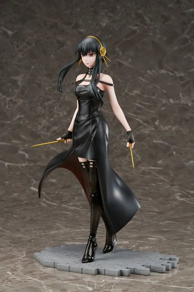 Yor Forger – FURYU Corporation – ActionFigure Brasil — com base expositora