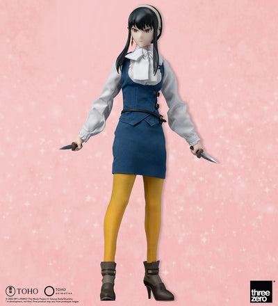 Yor Forger (Winter Costume Ver.) – Threezero – ActionFigure Brasil — ângulo diferente