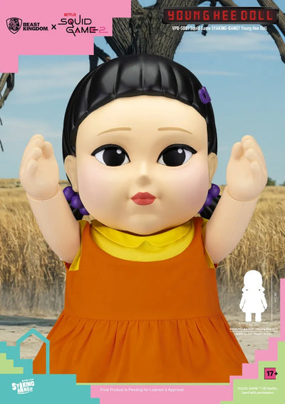Young Hee Doll Piggy Bank – Beast Kingdom – ActionFigure Brasil — com base expositora