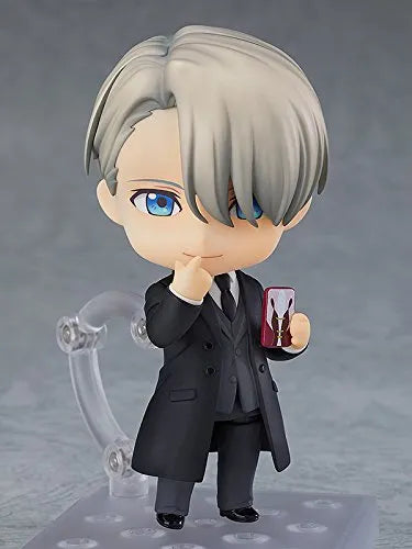 Yuri!!! on Ice - Victor Nikiforov - Nendoroid #865 - Coach ver. (Orange Rouge)ㅤ – Orange Rouge – ActionFigureBrasil — close